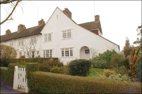 063 Erskine Hill